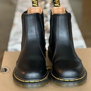 Black size 6 Dr Martens Chelsea boot.